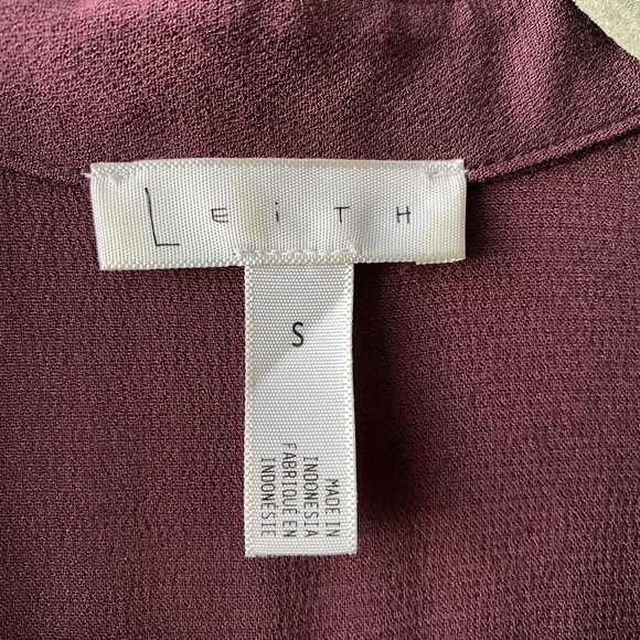 Leith Womens Tunic Shirt Size Small Button Front Maroon Lightweight - Picture 6 of 7
